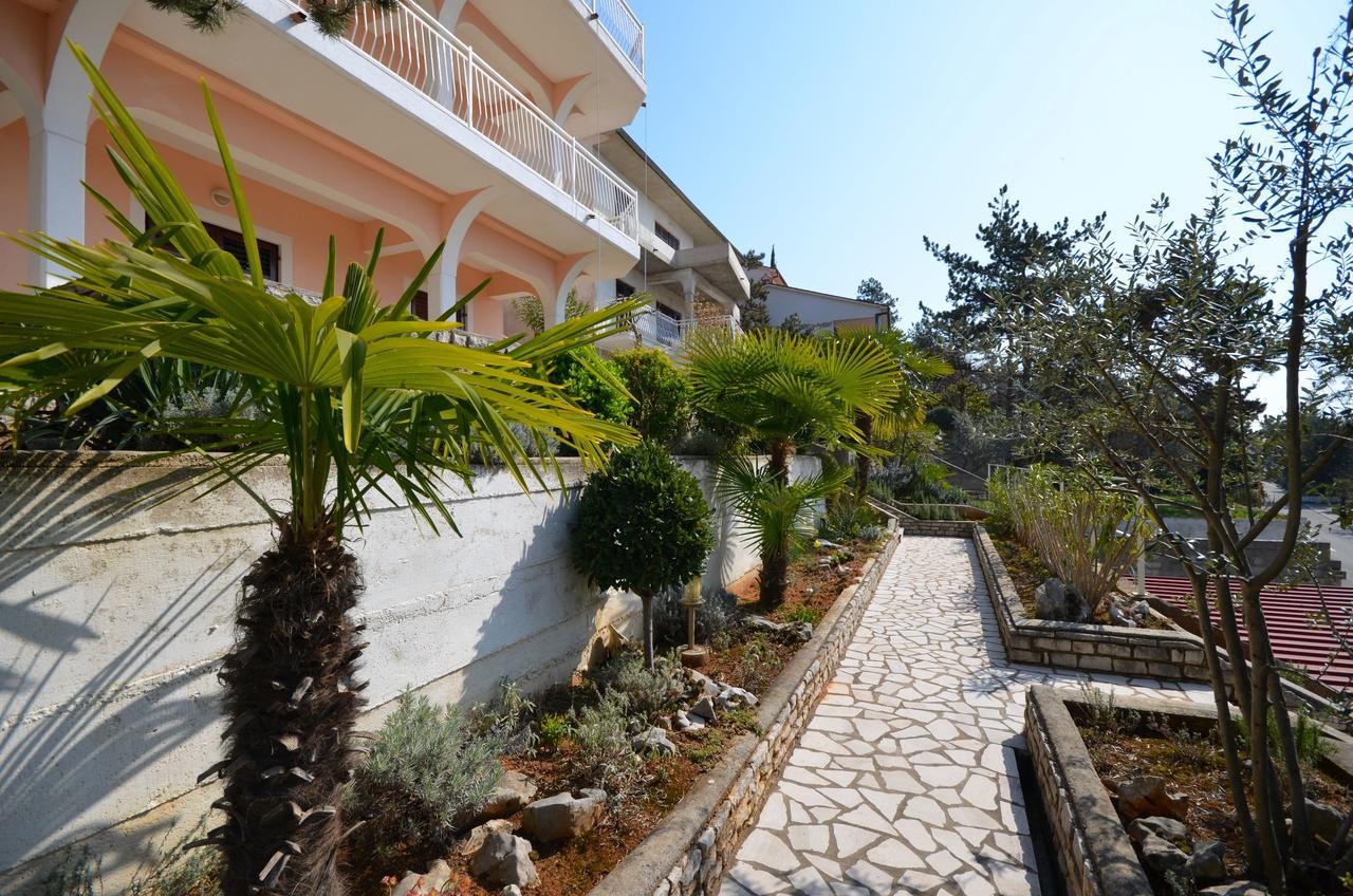 Apartments Slavica ราบัซ ภายนอก รูปภาพ
