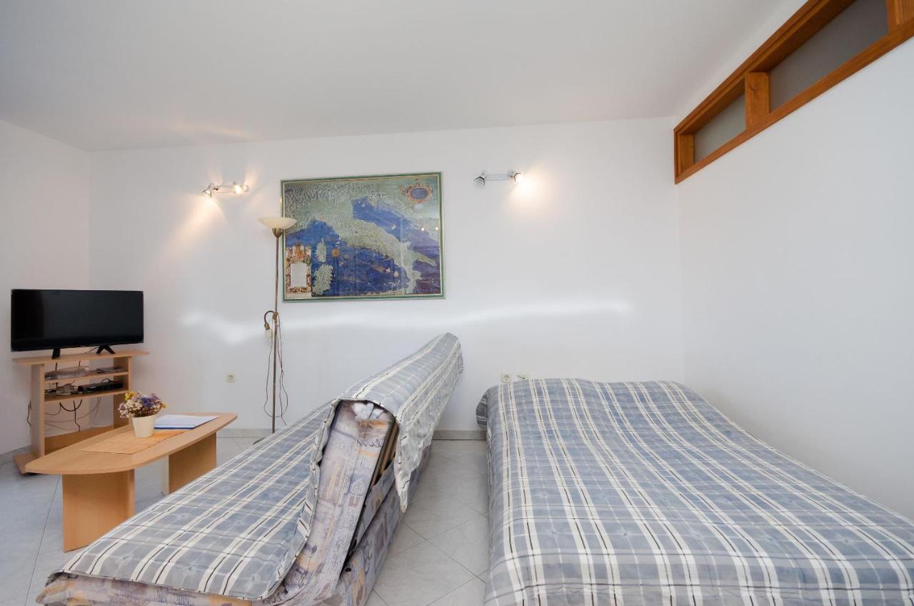 Apartments Slavica ราบัซ ภายนอก รูปภาพ