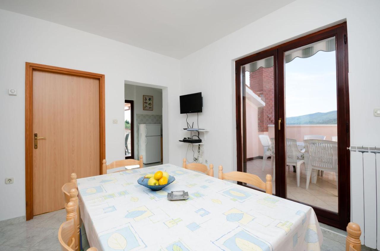 Apartments Slavica ราบัซ ภายนอก รูปภาพ