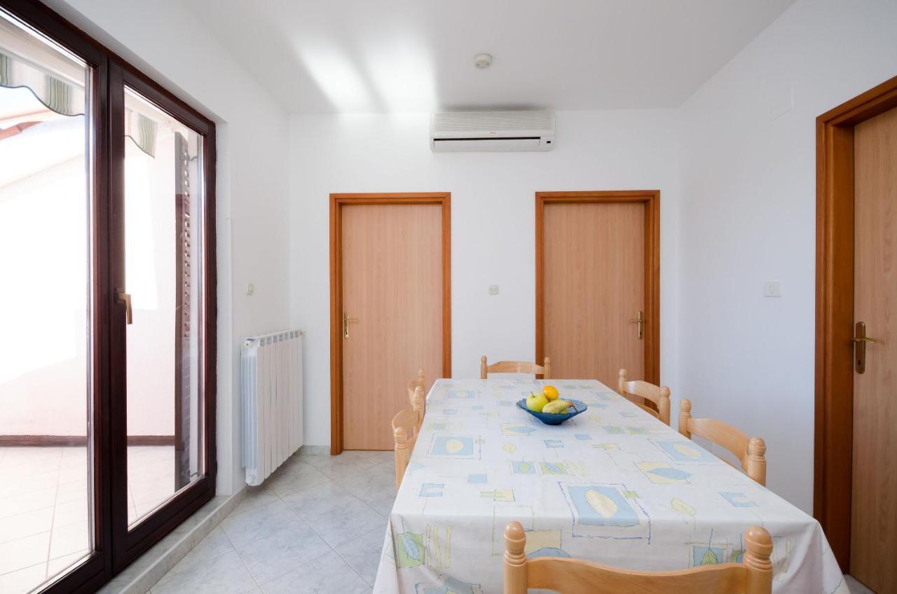 Apartments Slavica ราบัซ ภายนอก รูปภาพ